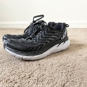 Black Hoka Clifton 4